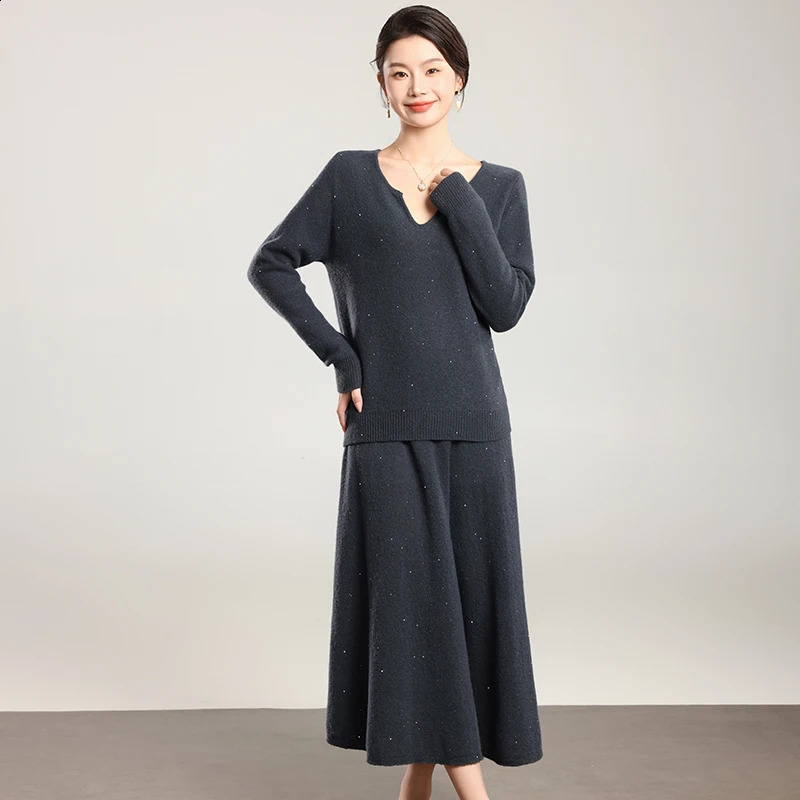 Autumn And Winter 100 Pure Wool Dress Ladys HalfOpen Collar LongSleeved Sequined Knitted TwoPiece Casual Pullover 250109Z