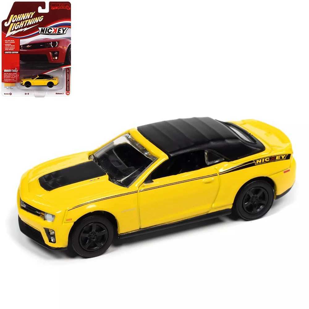 Auto World 1/64 Scale Chevy Suburban Bridge Diecast Cars Alloy Toy Car Model Collection Diecast Alloy Car Model for Gift X250125