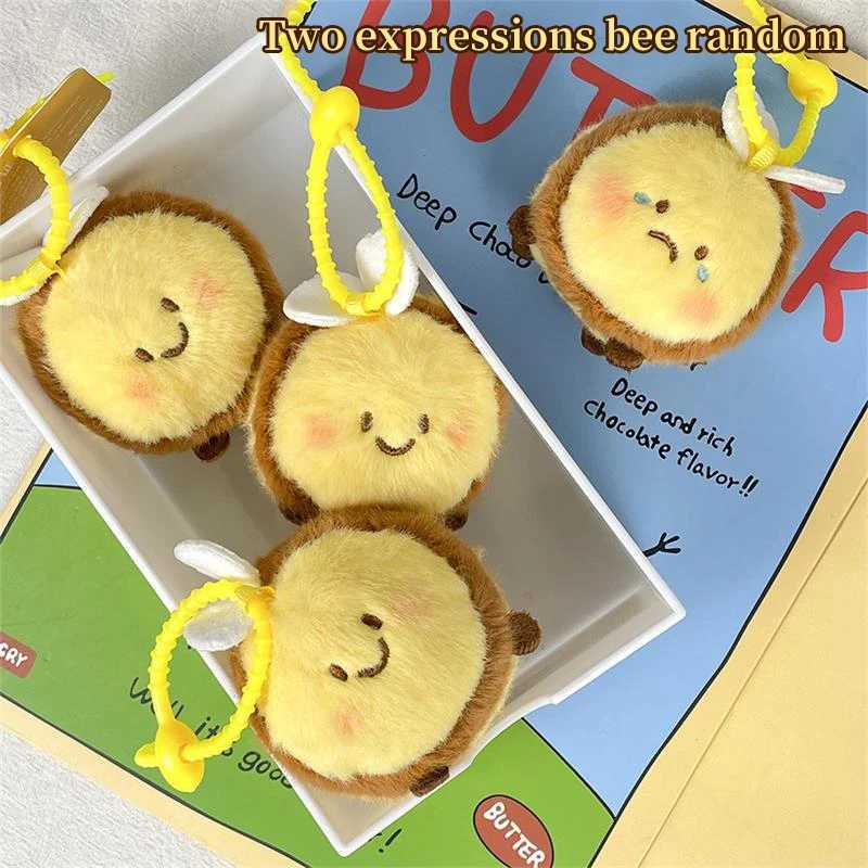 Random One Cute Bee Plush Doll Keychain Pendant Bag Hanging Ornaments Honeybee Mini Stuffed Soft Fun Toy Couple Accories Gift W250116