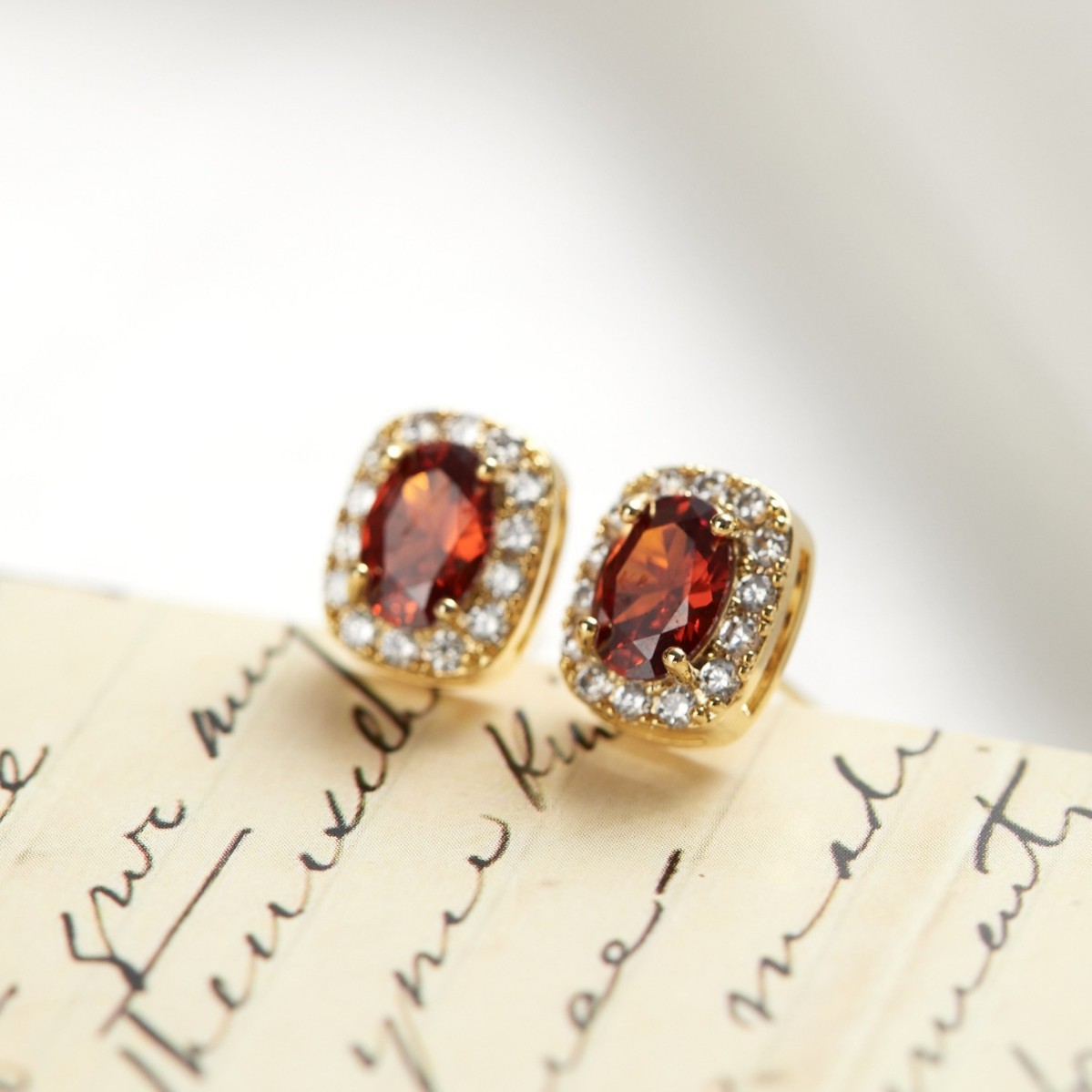 2025 Choucong Stud Earrings Vintage Jewelry 925 Sterling Silver Gold Fill Oval Cut Ruby Pave Cubic Zircon CZ Diamond Party Women Wedding Earring For L