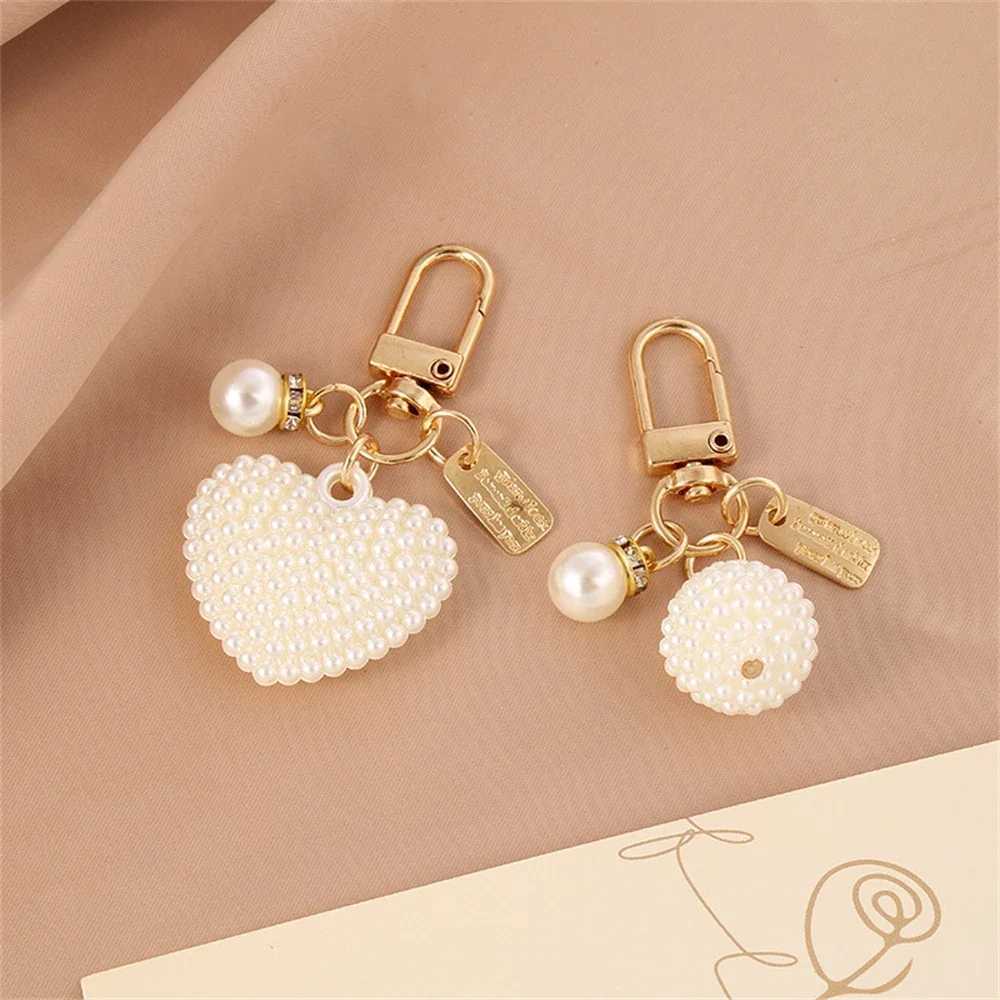 Elegant Pearl Heart Keychain Cute Round Ball Keyring Handbag Pendant Accories Metal Tag Waist Hanging Key Holder Car TrinketXJ250116