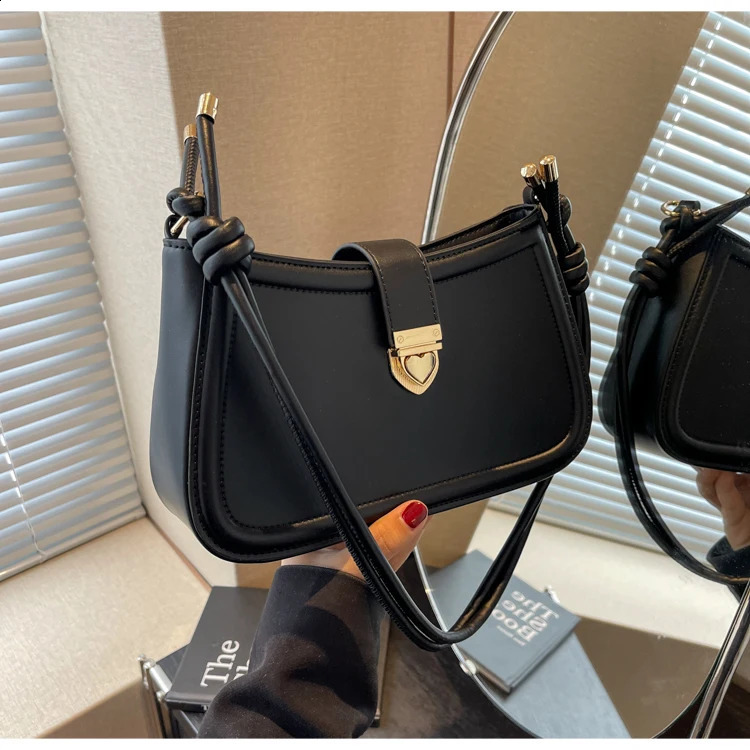 White Single Shoulder Bag for Women Classic Flap Small Underarm Bags Lady Daily Out Casual Handbag Purses 250121