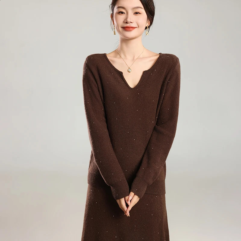 Autumn And Winter 100 Pure Wool Dress Ladys HalfOpen Collar LongSleeved Sequined Knitted TwoPiece Casual Pullover 250109Z