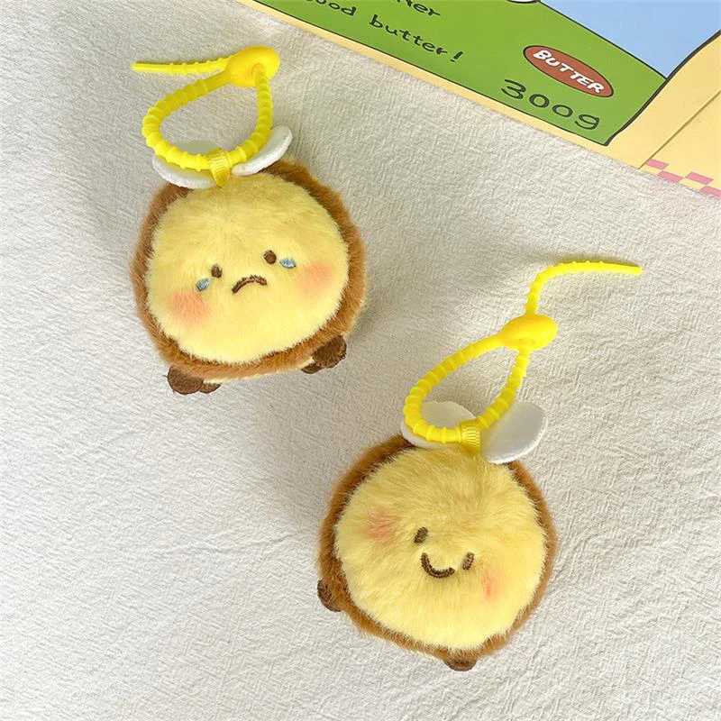 Random One Cute Bee Plush Doll Keychain Pendant Bag Hanging Ornaments Honeybee Mini Stuffed Soft Fun Toy Couple Accories Gift W250116