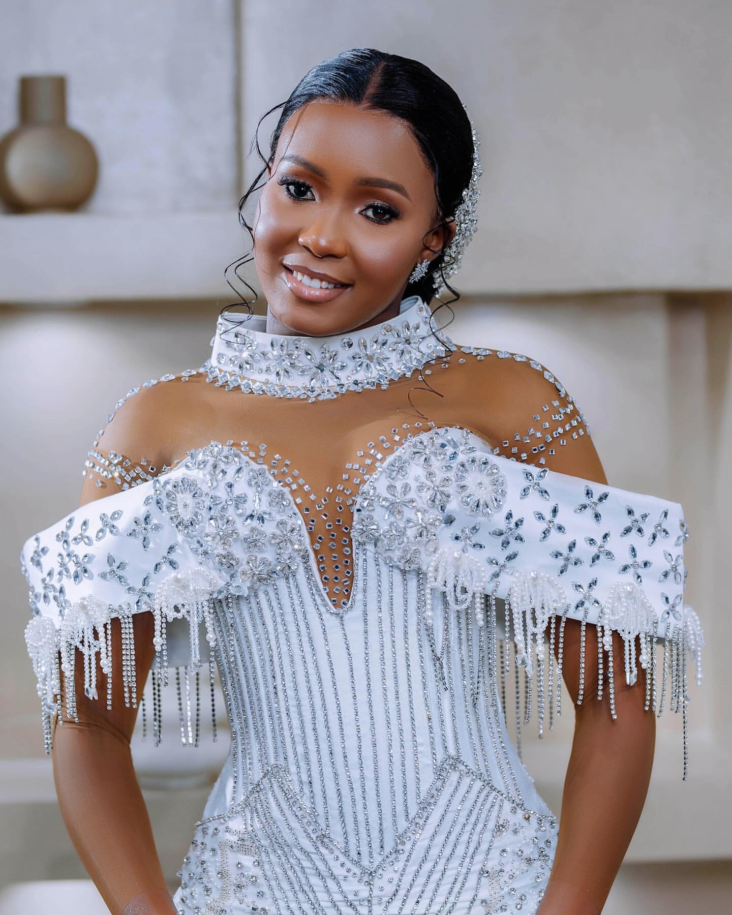 2025 Arabic Aso Ebi Plus Size Off White Mermaid Wedding Dresses Crystals Beaded Sequined Lace urious Vintage Bridal Gowns Dress For Bride