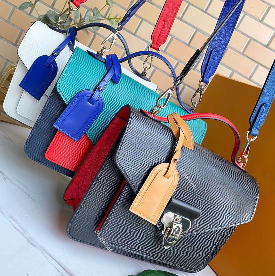 3 colors Women shoulder bags chain crossbody bag fashion quilted heart leather handbags female famous designer purse bag shoulder bag travel bag Commuter Bag