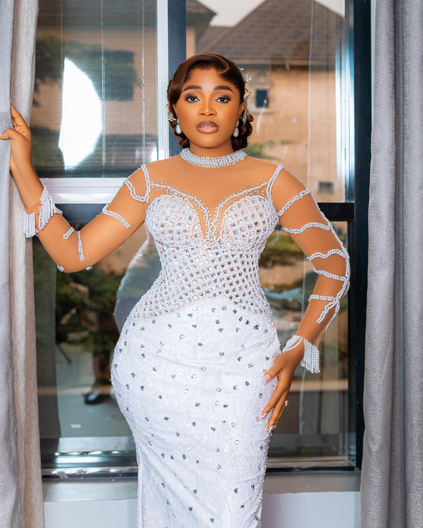 2025 Arabic Aso Ebi Plus Size Ivory Mermaid Wedding Dresses Pearls Crystals Detachable Train Vintage Sequined Lace Bridal Gowns Dress For Bride