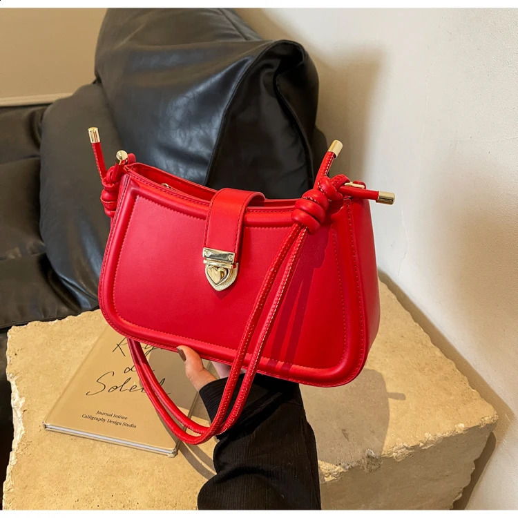 White Single Shoulder Bag for Women Classic Flap Small Underarm Bags Lady Daily Out Casual Handbag Purses 250121
