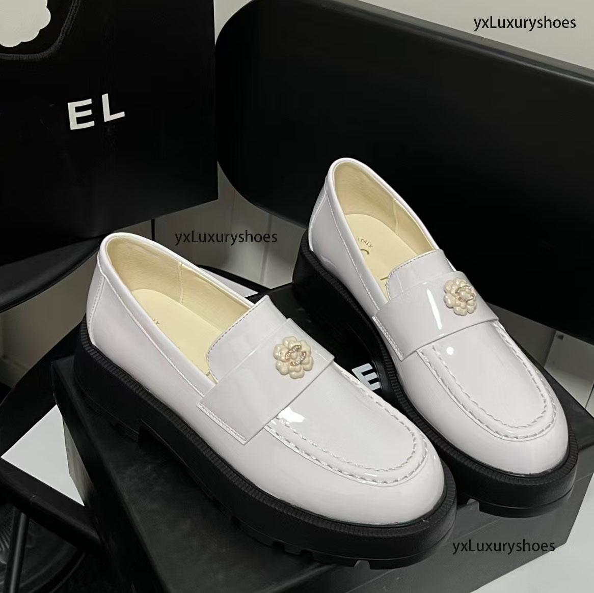 2025SS Paris designer shoes Early spring new women's new camellia upper Diamond check design loafers Black leather shoes women's top luxury CC loafers