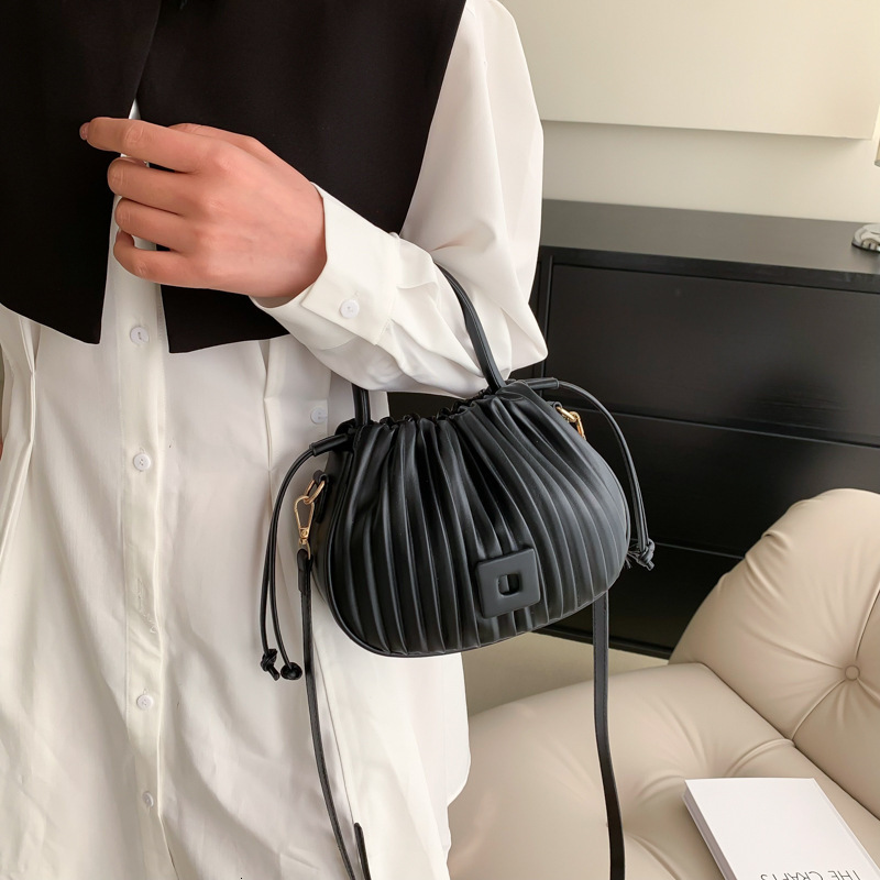 Wrinkle Pocket For Women's Bag 2025 New Drawstring Bucket Handheld Fashion Trend Texture Single Shoulder Crossbody
