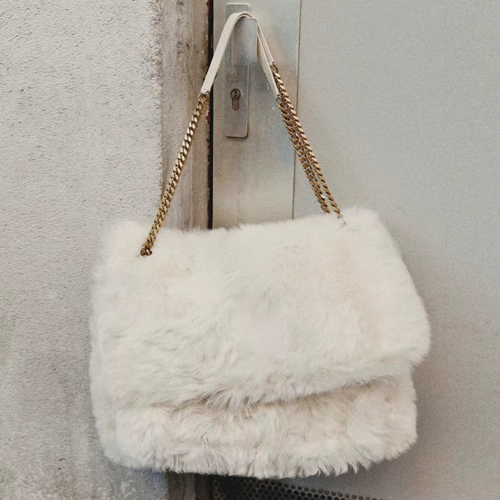 Fur Tote Bags Women: Plush Shoulder Bag with Chain, Warm Winter Handbag, Designer Shopper hot Purse for Fall 2024