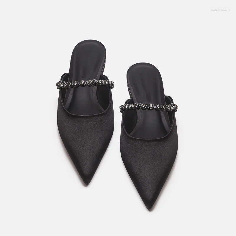 2025 S Fashion Designer Sandals Gemstone Chain Pointed Small Sier Shoes For Women Wearing Outerwear Baotou Half Slippers Look Thin Flat Mill