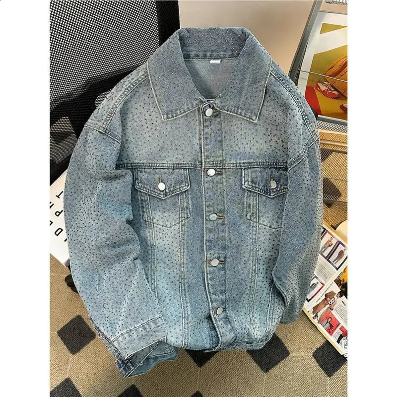 Mens American-style Heavy-duty Rhinestone Denim Jackets Loose and Casual Single-breasted Couple Jackets for Spring and Autumn. 250121