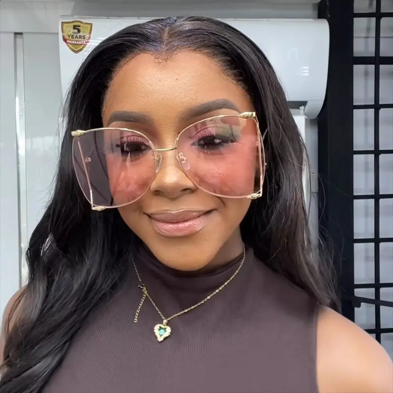 Y2K Oversize Square Sunglasses Women Metal Frame Fashion Pearl Hollow Frame Sunglasses Female Gradient Shades 250121
