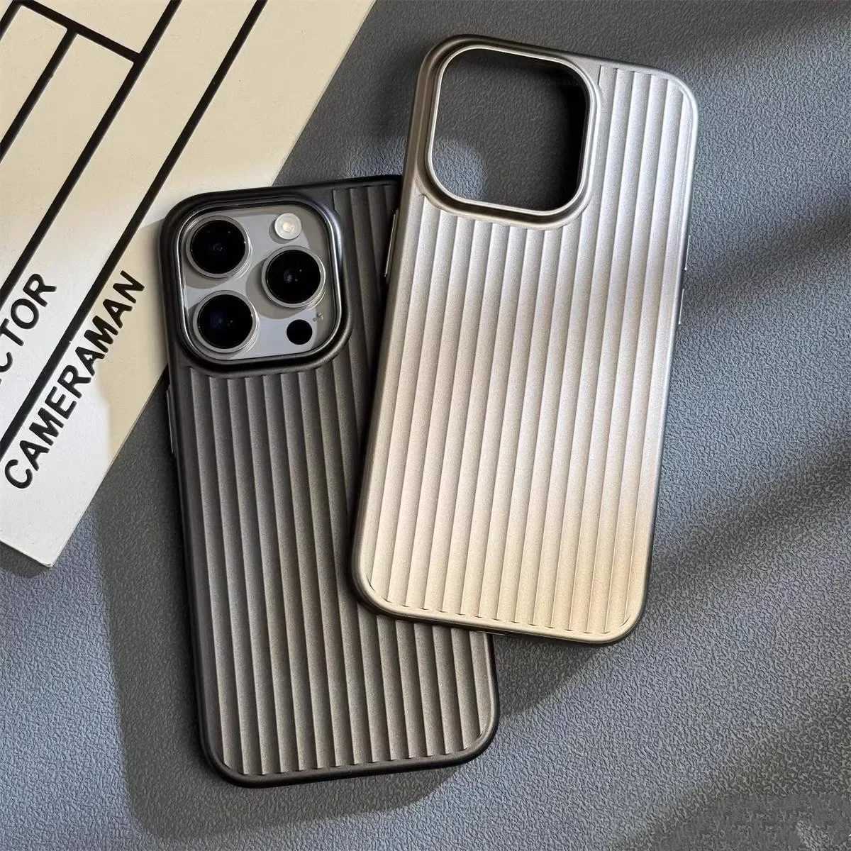 Luxury Natural Titanium PC Phone Case For iPhone 15 14 13 Pro Max Plus Electroplated Grating Corrugated Hard Back Cover Z250122
