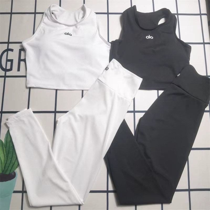 2025 Yoga Wear High-Strength Underwear Vest Sports Running Fiess Pants Moisture Wicking Sweat Drying Two-Piece Set