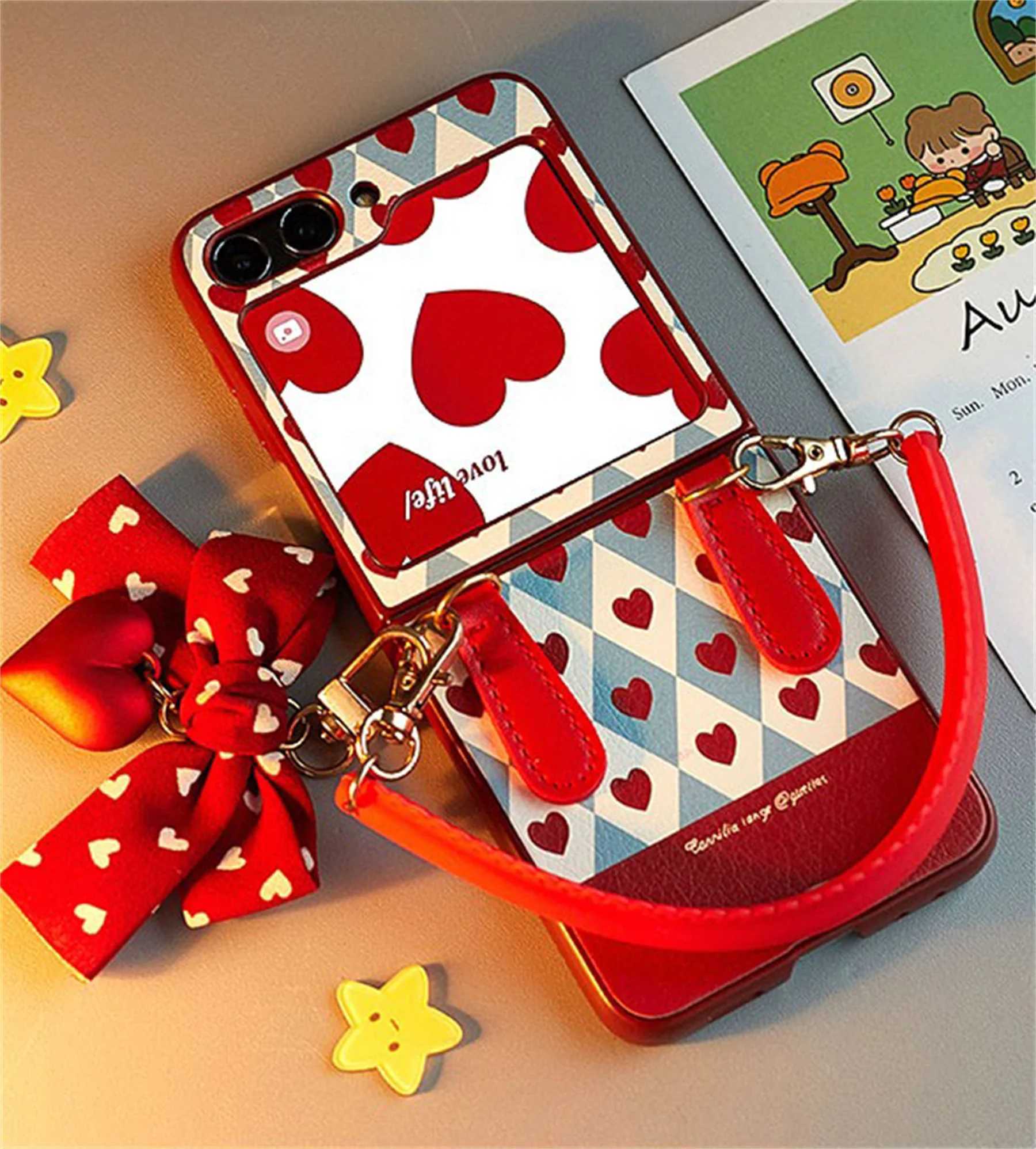 Korean Cute Love Heart Bow Pendant Phone Case with Bracelet Chain for Galaxy Z Flip 5 6 Z Flip5 Flip6 Flip 4 Back Cover Z250122