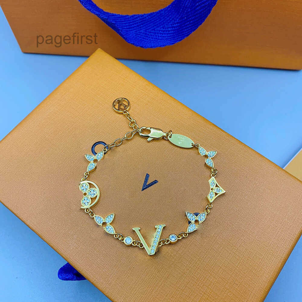 Designer Chain Luxurys designers Bracelets for Women charm bracelet Trendy fashion Elegant String of Beads Party Diamond Jewelry Gift Wholesale Birthday gifts