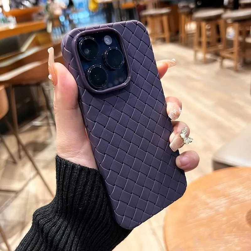 Breathable Mesh Grid Woven Cooling Thin Case For iPhone 16 15 14 13 12 11 Pro Max Plus Soft Silicone Cover Z250122
