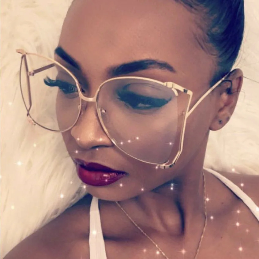 Y2K Oversize Square Sunglasses Women Metal Frame Fashion Pearl Hollow Frame Sunglasses Female Gradient Shades 250121