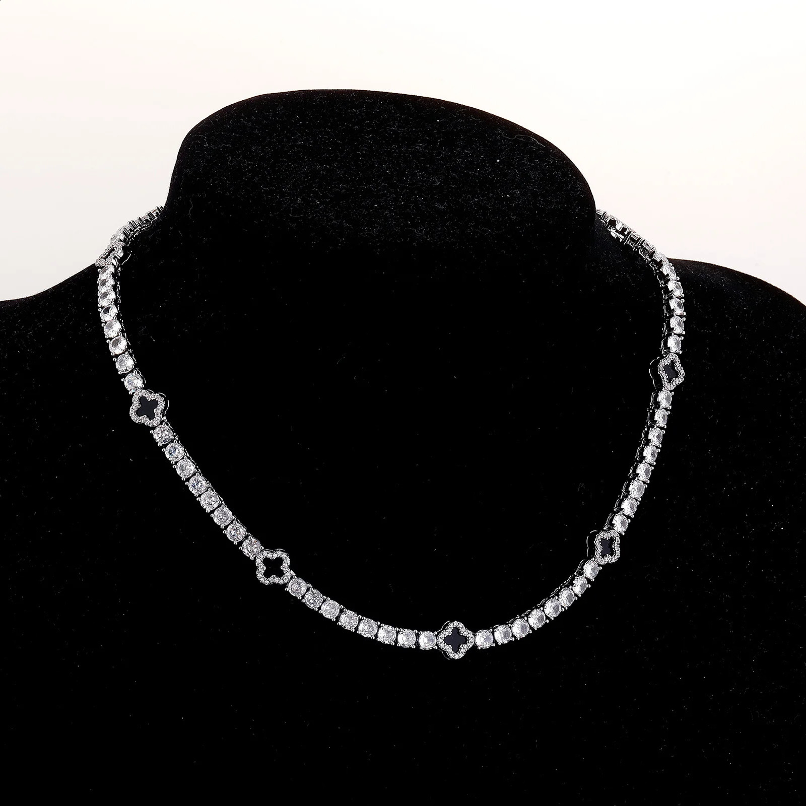 JINAO Hip Hop Four Leaf Clover Full Ice Fashion 4mm Tennis Chain Necklace and Bracelet Set Womens Charm Jewelry 250116