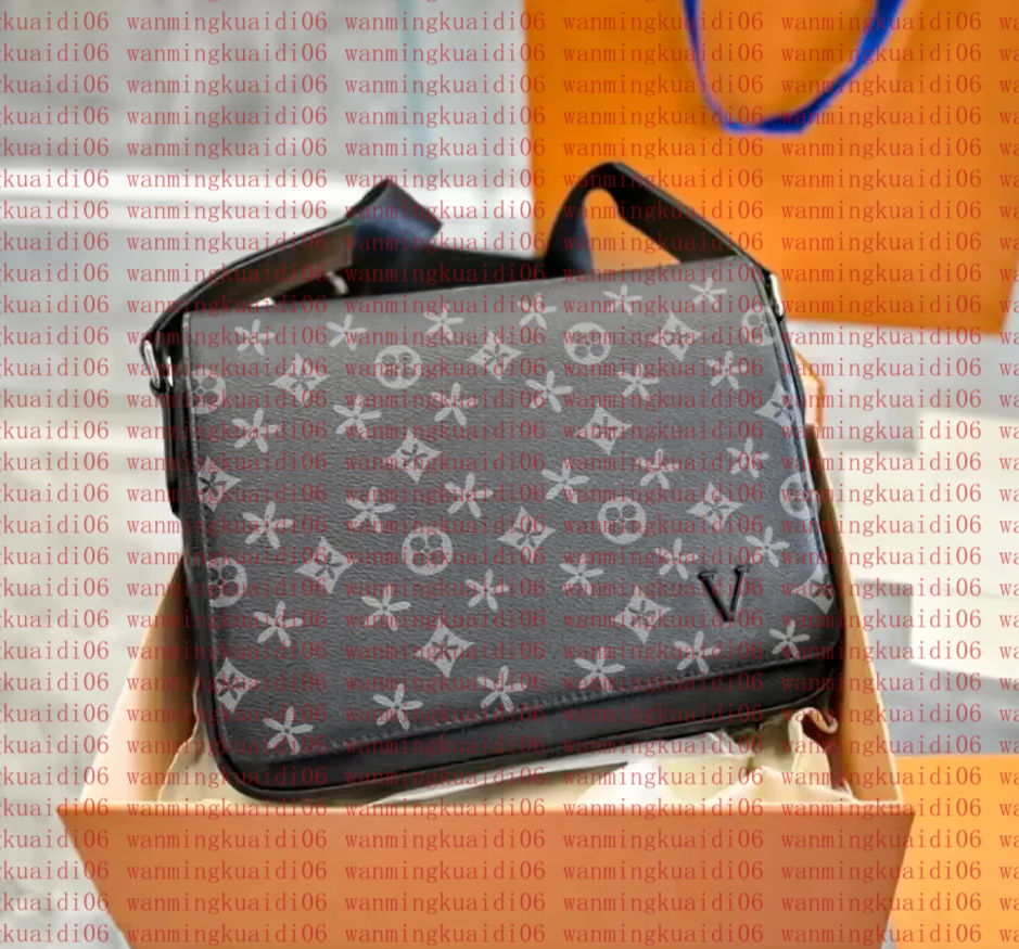 Mens satchel Embossed Messenger bag Womens Luxury Mini DISTRICT tote handbags clutch bag Mens Designer Leather N42710 flap crossbody shoulder envelope bags