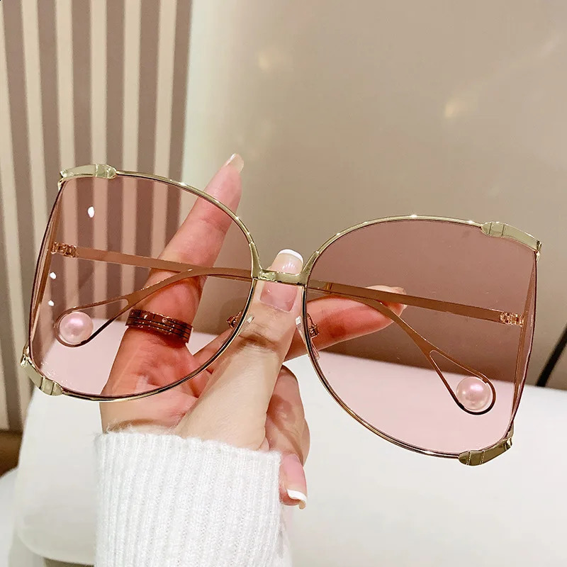 Y2K Oversize Square Sunglasses Women Metal Frame Fashion Pearl Hollow Frame Sunglasses Female Gradient Shades 250121
