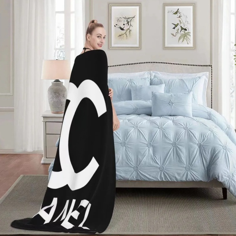 New luxury Falei velvet bed sofa large size blanket classic letter logo blanket, fashionable brand nap air conditioning blanket, travel blanket, airplane blanket