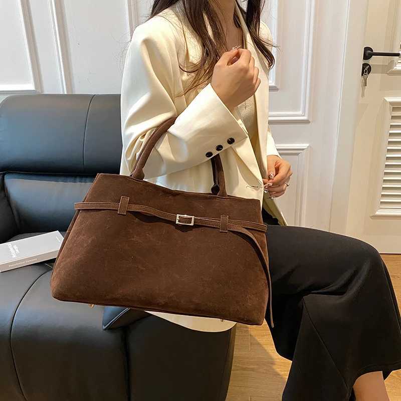 New Fashion Solid Casual Tote Top-Handle Bags Good-looking Matte Finish Retro British High-capacity Commute Style HandBags T250118