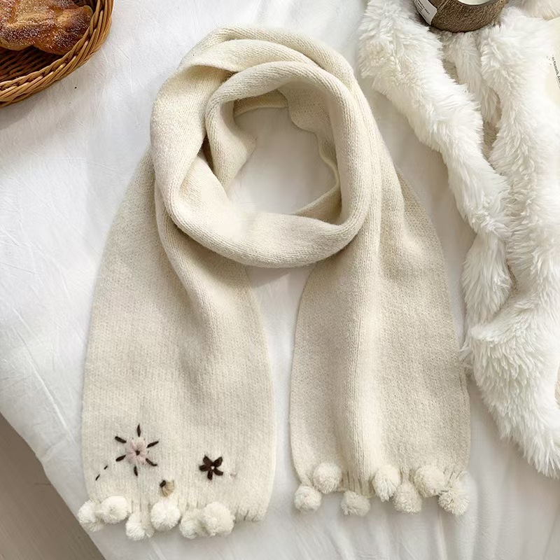 T121 Korean scarf autumn and winter new niche design embroidered small flower ball scarf wool knitted neck