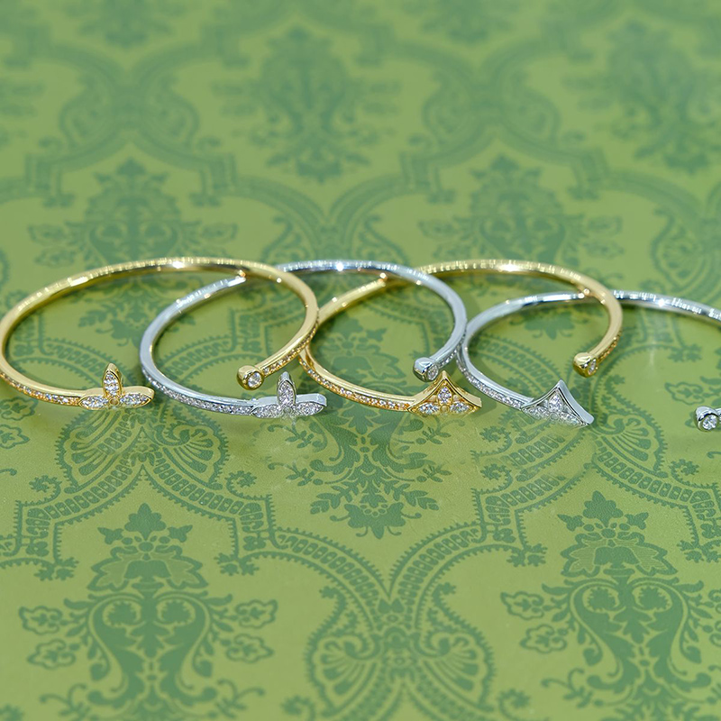 Gold Luxury Love Charm Bracelet Hard Bracelet Designer Bijoux pour femmes livraison gratuite Zircon Mozambique Diamond