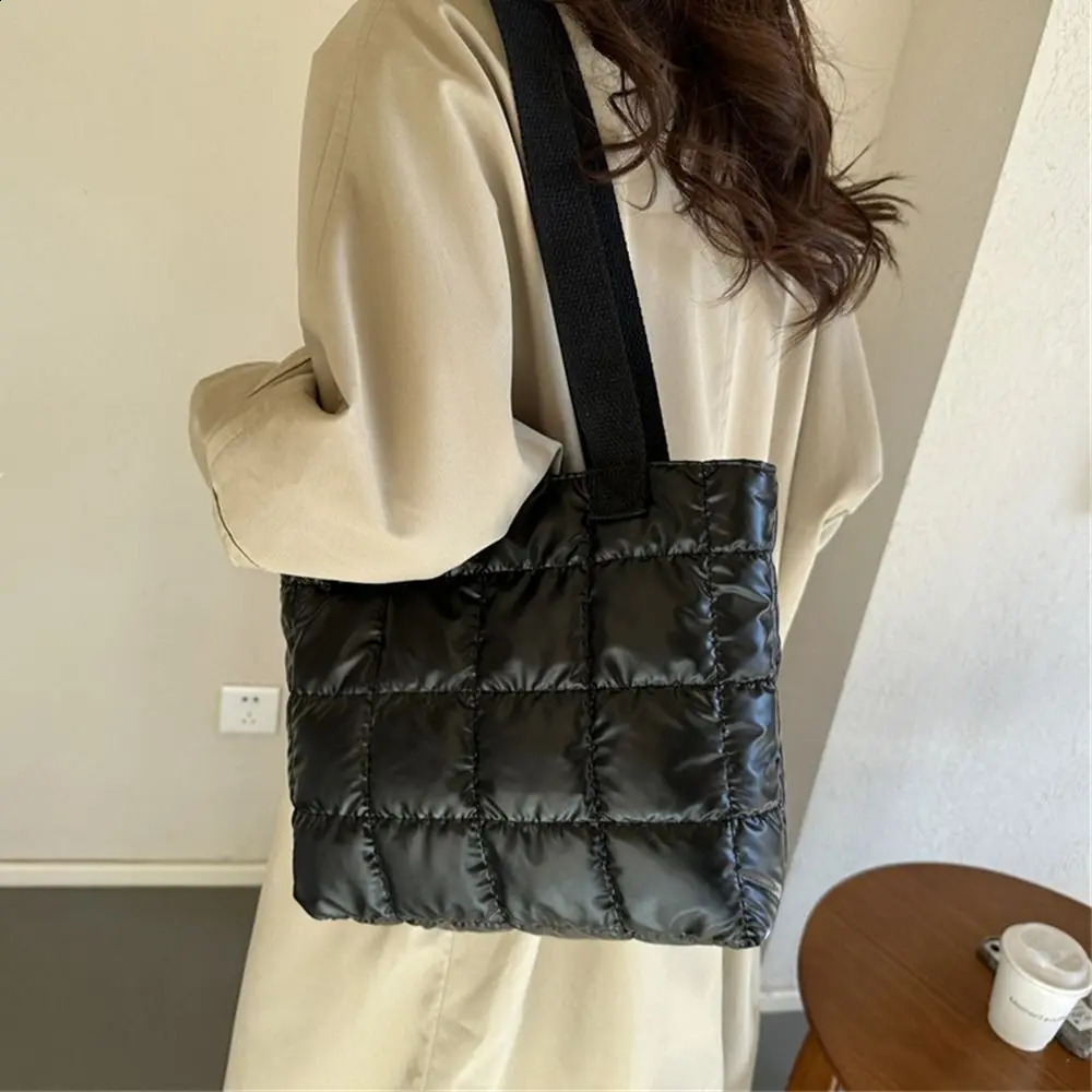 Women Retro Personality Large Capacity Quilted Shoulder Bags Casual Solid Color Handbags Down Cotton Padded Tote Shopping Bags 250113