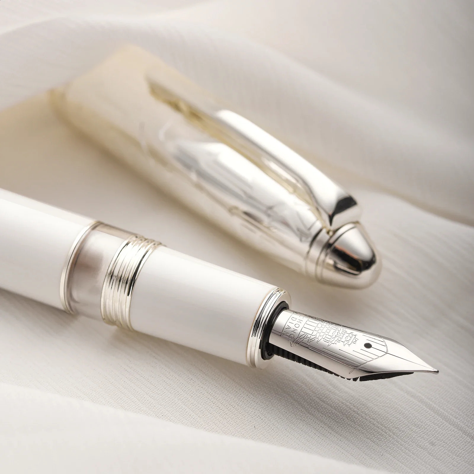 HongDian N6 White Piston Fountain Pen Resin EF/F/Long Knife Nib Beautiful Torpedo Cloud Seal Cap Business Office Writing 250115