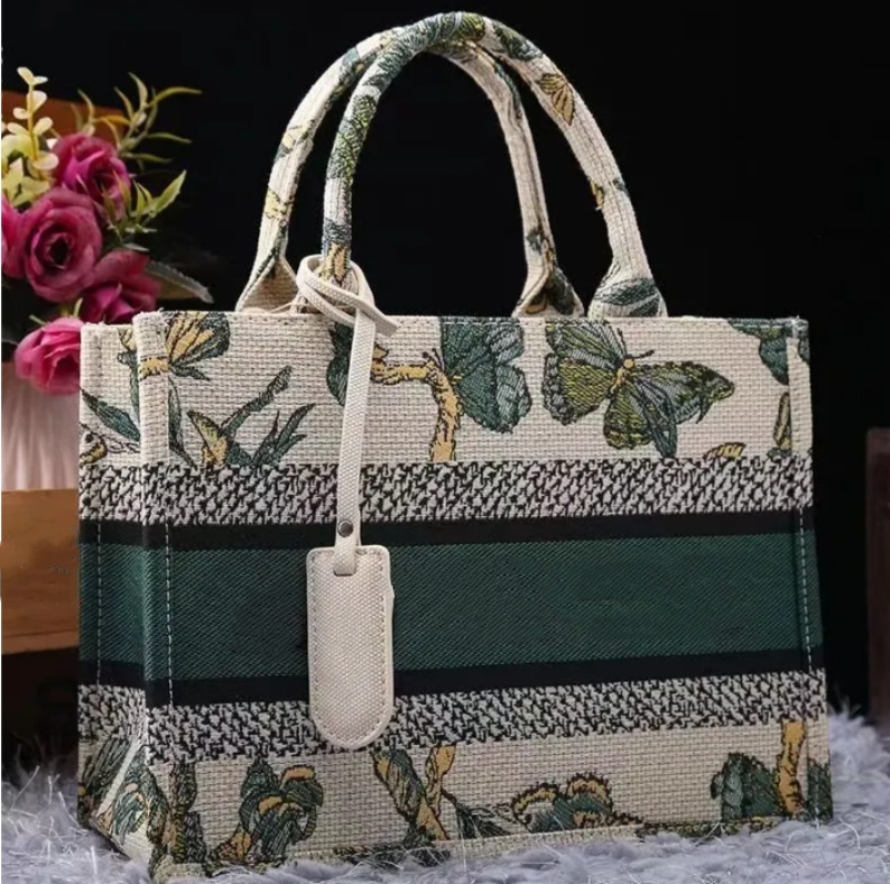 Women's embroidered handbag 3D Embroidered bag Shopping bag