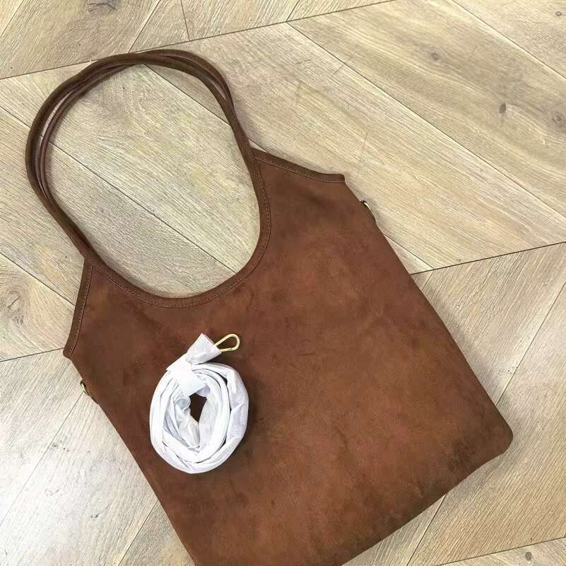 2024 New High Quality Large Capacity Underarm Bagsimple Fashion Versatile Retro Suede Single Shoulder Handbag