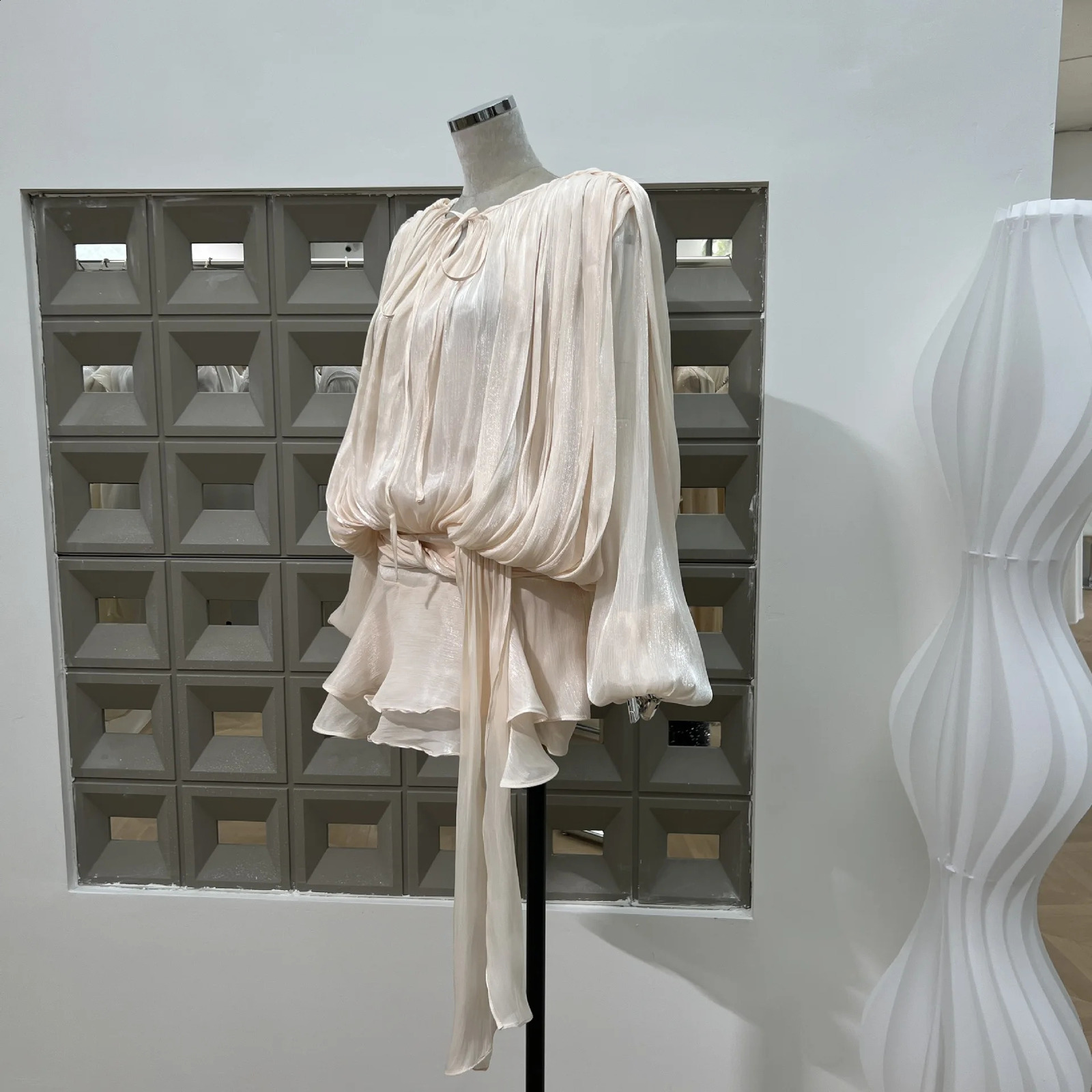 KBQ Solid Patchwork Lace Up Loose Dresses For Women O Neck Long Sleeve High Waist Spliced Folds Temperament Dress Female Fashion 250121