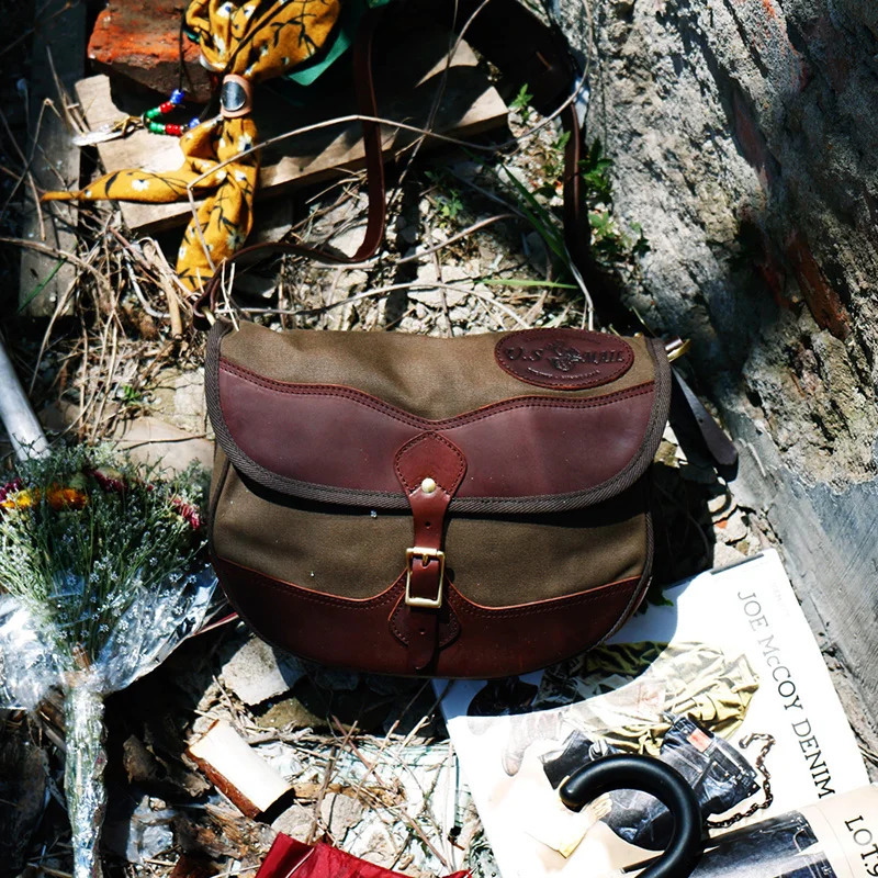 Customized American retro FR 565 566 oil wax canvas shoulder bag size 27 * 21 * 7cm leather shoulder strap saddle bag 250109