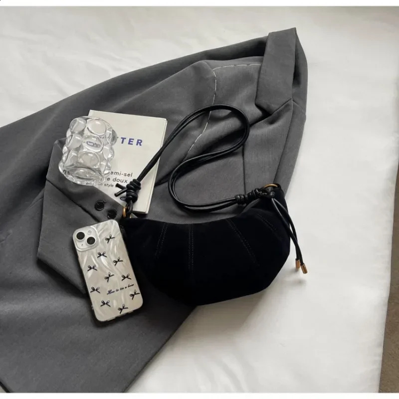 Velvet material zipper high-quality shoulder bag solid color simple fashion cross body bag soft Western style handbag 250109