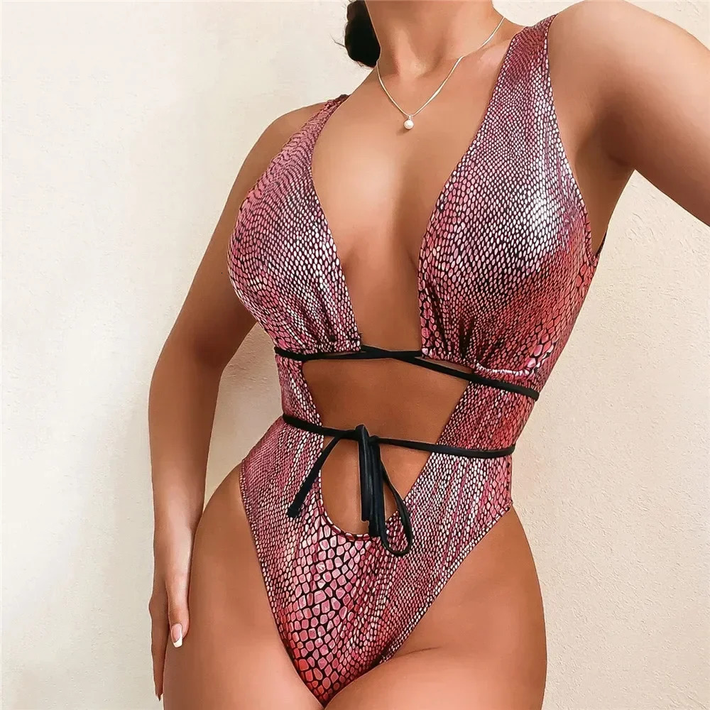 Sexy Gold Snake Print Shiny Swimwear Cut Out Monokini One Piece Swimsuits Women 2024 String Cross Bathing Swimming Suit Bodysuit 250113