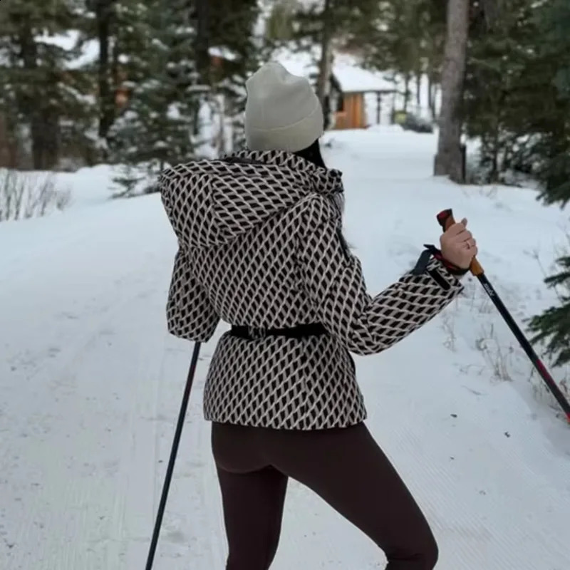 Fashion Waist With Belt Hooded Down Ski Cotton Jacket Women 2025 Stand Up Collar Zipper Commuting Short Warm Windproof 250115