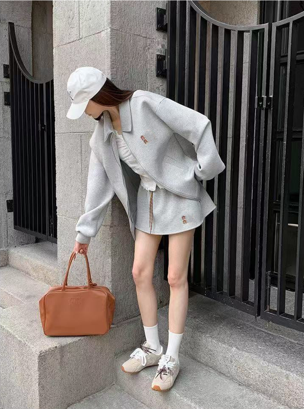 Top Designer High Quality Lapel Neck Long Sleeve Zipper + Puffy Fashion Embroidery Letter Printed Jacket Short Skirt Set new