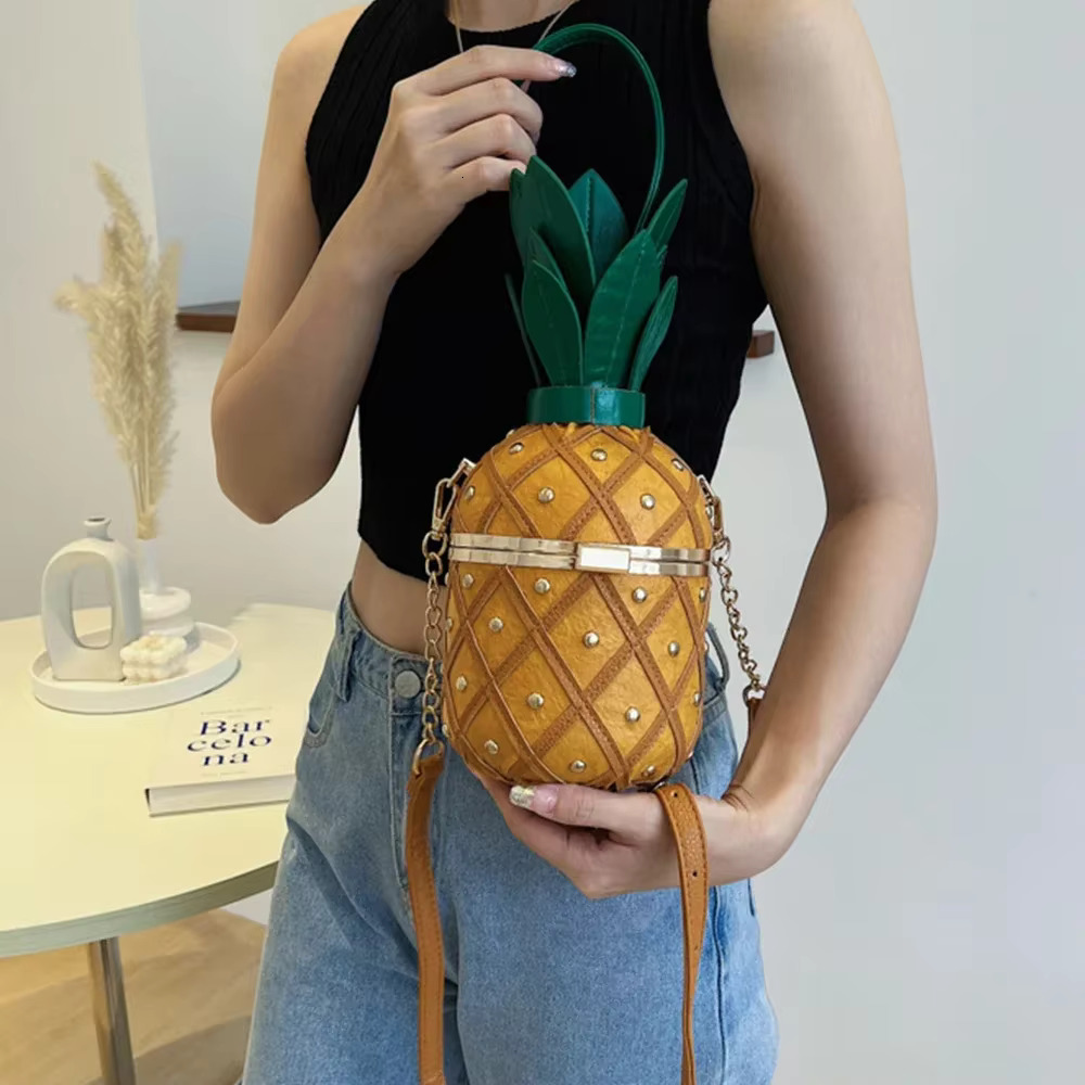 Cute Pineapple Design Crossbody Rivet Fruits Shoulder Bag Designer Funny Purses for Women 2023 Handbags Party Clutch