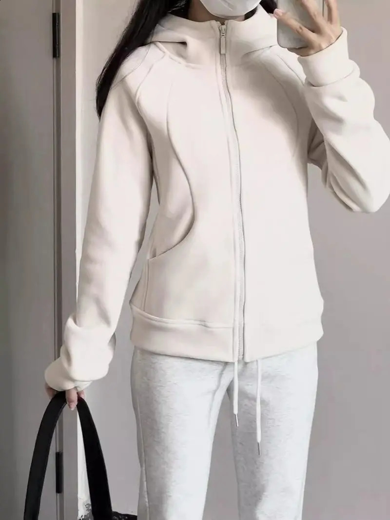 Slim Fit Velvet Hooded Sweatshirt Women Autumn and Winter Small Thickened Warm Top Casual Sports Cardigan Jacket 250106