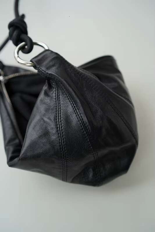 Fashion Blogger Vintage Sheepskin Crescent Shoulder Women Crossbody Minimalist Leather Bag