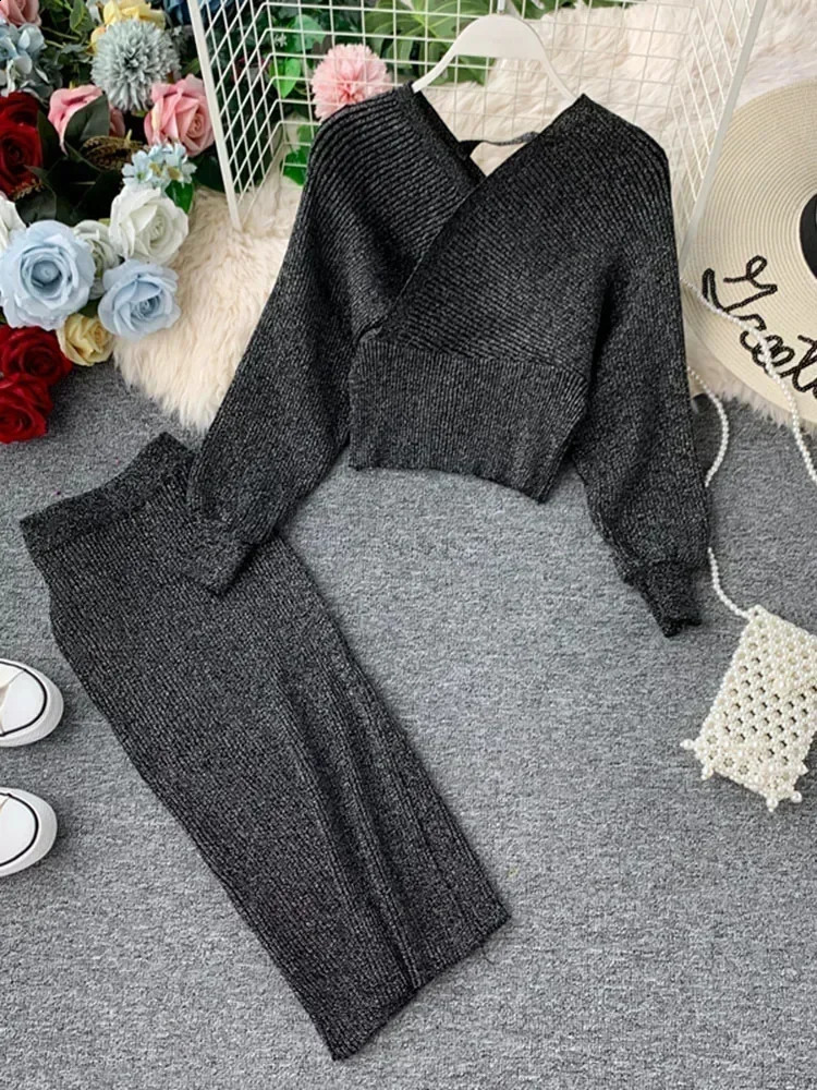 Womens High Waist Bright Silk Knit Bag Hip Skirt Twopiece Fashion Vneck Sweater Bat Sleeve Sets GD123 250122