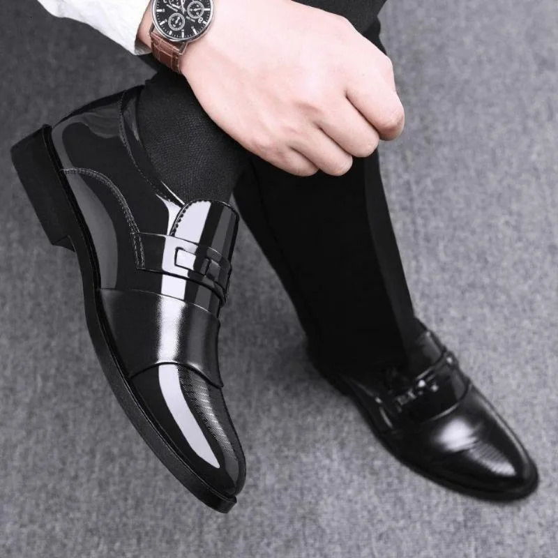 Fashionable and Versatile Men Formal Leather Shoes Business Casual Trendy Simple Slip on Lazy Casual Leather Shoes 250120