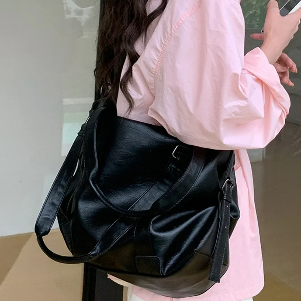 Large Capacity Black Shoulder Bags For Women Large Shopper Bag Solid Color Soft Leather Crossbody Handbag Lady Travel Tote Bag 250122