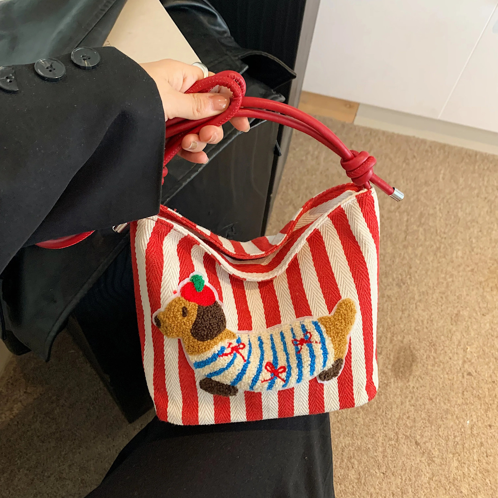 Niche cartoon puppy pattern versatile crossbody bag single shoulder armpit bag bucket bag 250122