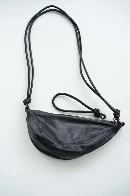 Fashion Blogger Vintage Sheepskin Crescent Shoulder Women Crossbody Minimalist Leather Bag