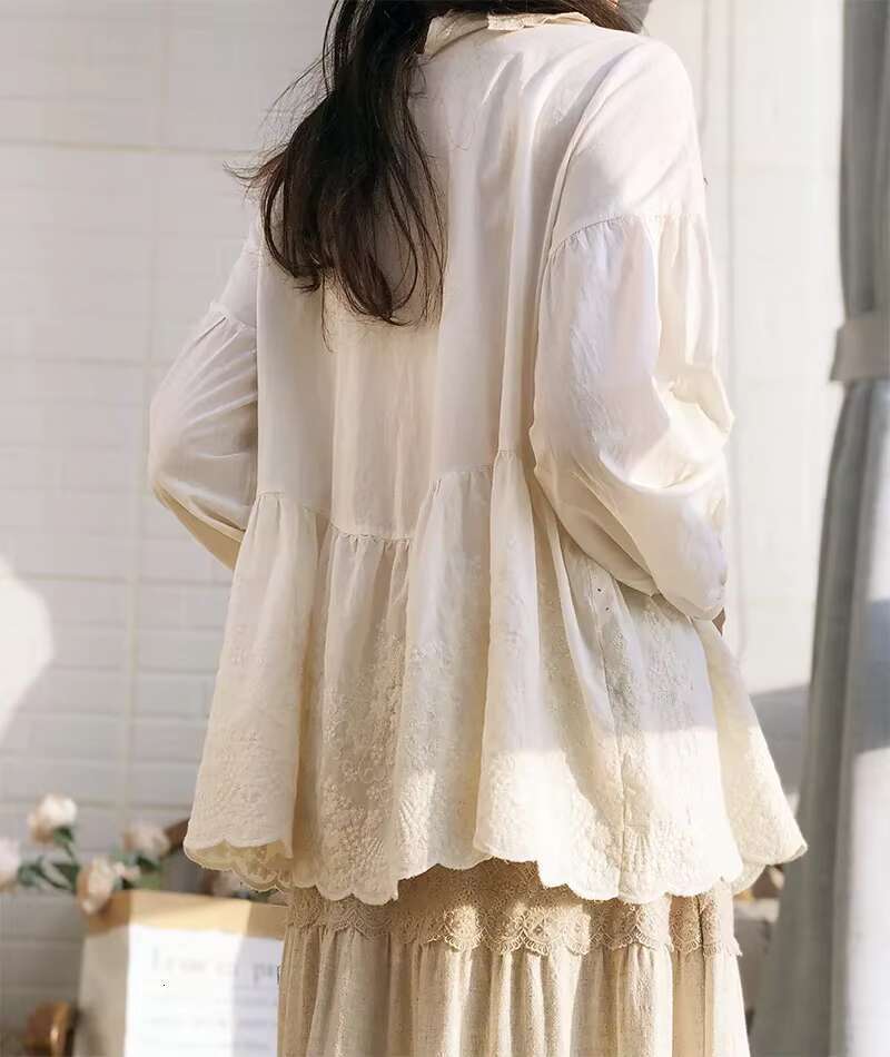 Spring New Women's Blouses Loose Vintage Style Cotton Shirts Hollow Out Lace Embroidery Blusas Mujer Boho Top